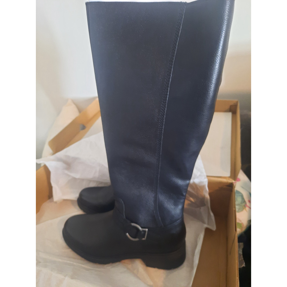 Women's Clarks Black Leather Knee-High Lace Up Boots Size 8